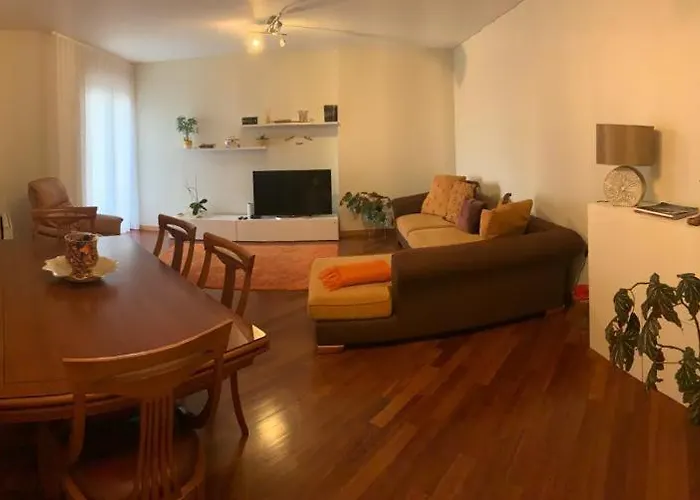 Amorosa Park Ii 维亚纳堡